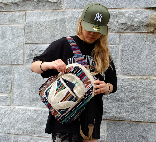Vista 4 de Himalayan Fashion - Mochila mediana de cáñamo hecha a mano, estilo marihuana bohemia, bolsa de viaje, color negro, beige, negro, (Black, Beige)