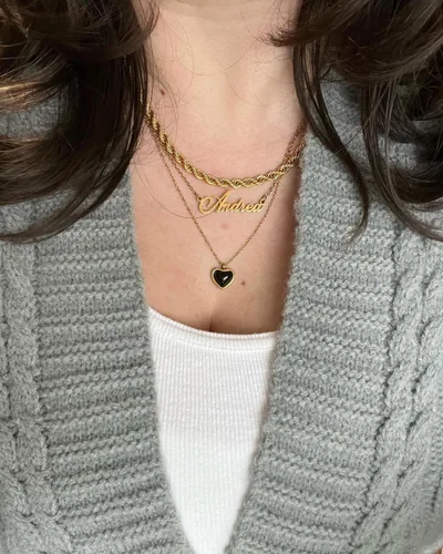 Vista 4 de SmileBelle Collar de corazón para mujer, collar de cornalina roja de Dorado