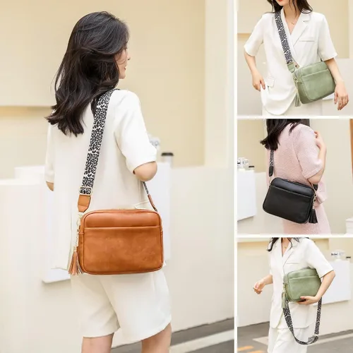 Vista 6 de Bolso cruzado de cuero para mujer con cremallera y hombro para cámara Beige