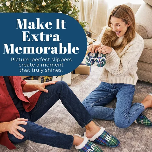 Vista 2 de Dearfoams - Pantuflas de Navidad para mujer, para mamá, linda pantuflas a juego para pijamas familiares, con texto en inglés Mama Bear (mamá osa)