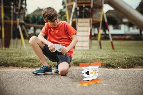 Vista 10 de LEXiBOOK - Crosslander Luminous Terrain Car, control remoto de muñeca, recargable, kit de acción electrónica, blanco/naranja