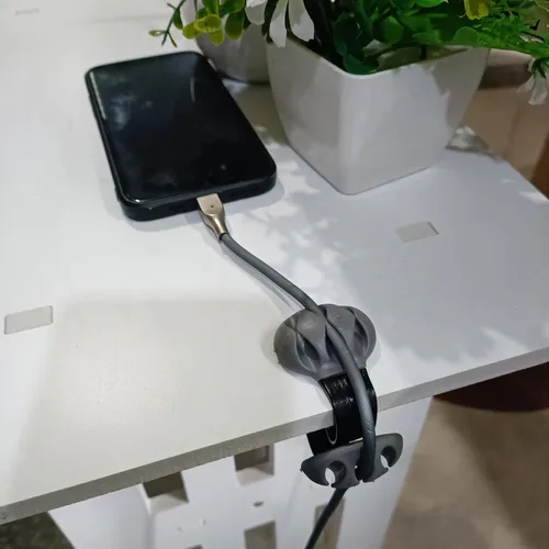 Vista 6 de NewFerU Clips de caída de cables de escritorio no adhesivos, soporte para cable de mesa, abrazadera de gestión de cables pequeña extraíble