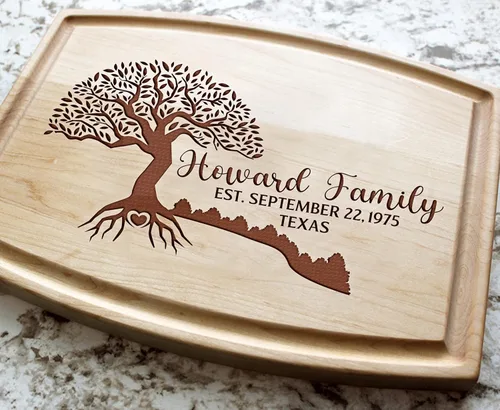Vista 9 de Tabla de cortar personalizada con grabado Mr Ms - Madera personalizada grabada