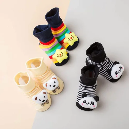 Vista 3 de FedMois 6 pares de zapatos antideslizantes para bebé con dibujos animados en 3D