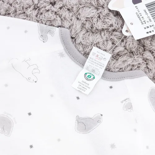 Vista 4 de organicboom 100% algodón orgánico con cierre lateral para bebé con puños de manoplas
