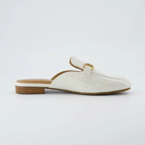 Vista 4 de CUSHIONAIRE Sandalias Yates con hebilla para mujer + espuma viscoelástica, anchos disponibles