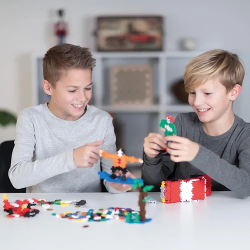 Vista 2 de PLUS PLUS - Set de Juego Abierto - 600 Piezas - Mezcla de Colores Básicos, Juego de Construcción STEM, Mini Rompecabezas Encastrables para Niños