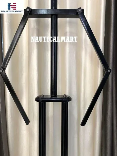 Vista 4 de NauticalMart Soporte de exhibición de madera para caballero traje de armadura, disfraz medieval - negro