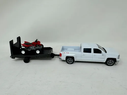 Vista 2 de Chevrolet Silverado camión con bicicleta o ATV, 1:43, 3 estilos surtidos, por NewRay