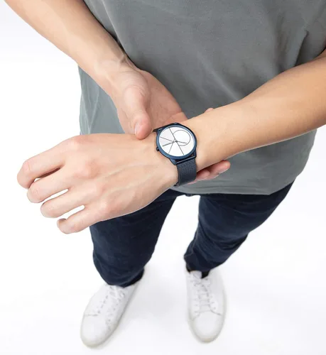 Vista 4 de Calvin Klein Minimal - Pulsera de malla para hombre con logotipo CK