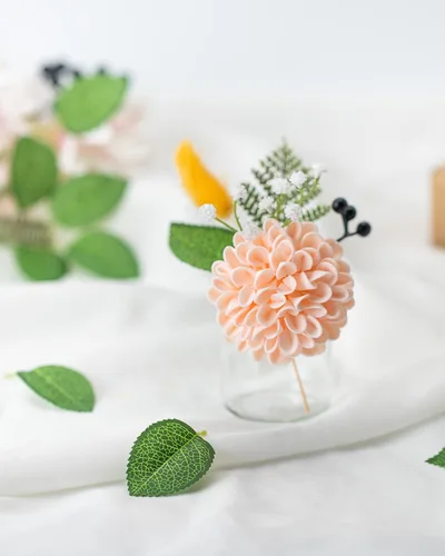Vista 4 de DuHouse 25 rosas artificiales de espuma con tallo para ramos de boda, centros de mesa, arreglos de decoración (rubor)