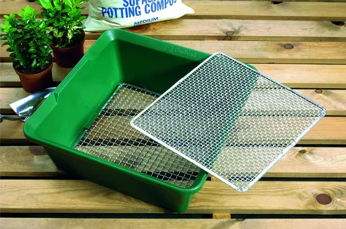 Vista 4 de Tamiz de jardín y tamiz de suelo 2 en 1 - Tamiz de malla cuadrada de 13.8 ″ para suelo, compost y rocas Herramienta de tamizado de jardín de doble