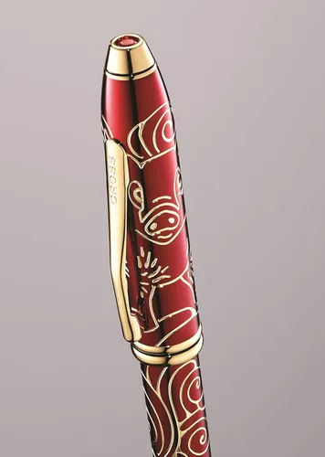 Vista 6 de Cross Cross Townsend 2019 - Pluma estilográfica del año del cerdo del zodiaco con detalles chapados en oro de 23 quilates y punta mediana de oro