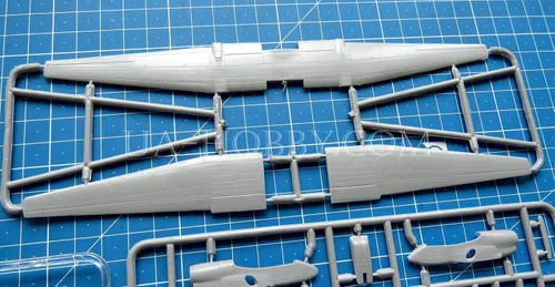 Vista 6 de Sova Modelo 14003-1/144 - An-26. Rizo de código OTAN. Kit de modelado de plástico