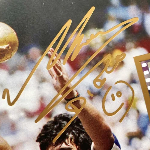 Vista 2 de sufenvera Póster enmarcado de Maradona firmado, collage de fotos de película de Maradona, regalos para fanáticos del balón de fútbol en cumpleaños