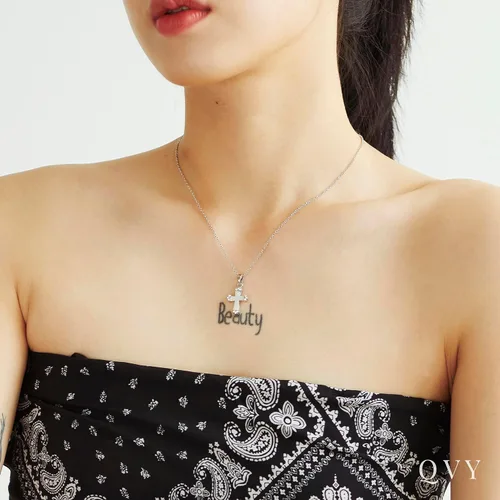 Vista 3 de Collar con colgante de cruz para mujer Cruz blanca de nácar Cruz negra de piedra de ónix Acero inoxidable chapado en oro real de 14 quilates