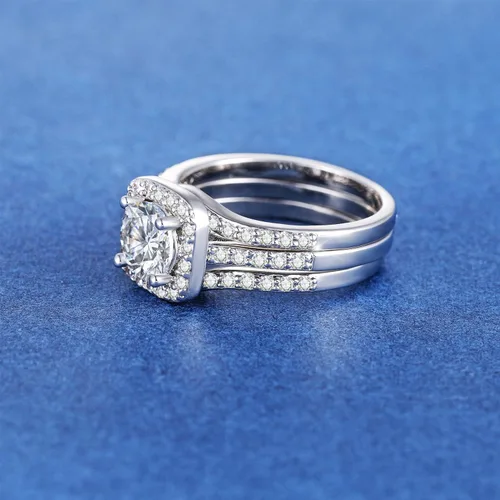 Vista 4 de MDFUN Anillo de compromiso de boda con circonita cúbica chapada en oro blanco de 18 quilates con halo tres en uno, para mujer, Oro blanco