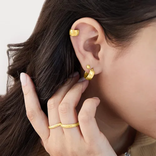 Vista 4 de Ross-Simons Pendientes italianos de oro amarillo de 18 quilates de 0.157in, Oro, no conocido