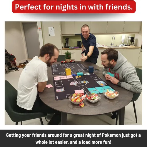 Vista 7 de The Gaming Mat Company Tapete de juego para 2 jugadores para juego de cartas coleccionables de Pokémon. 28 x 18 x 0.16 pulgadas, tapete de juego