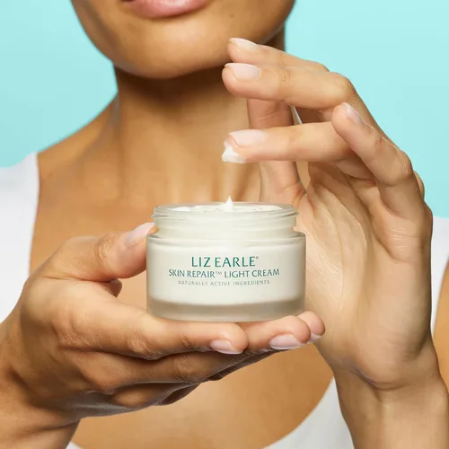 Vista 8 de Liz Earle Skin Repair Light Face Cream - Hidratante facial que aumenta la hidratación con una textura sedosa y ligera, equilibra e hidrata la piel