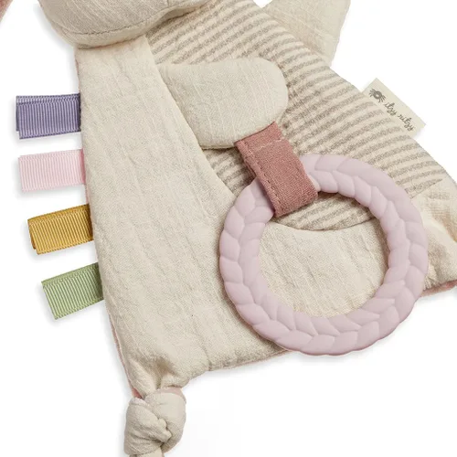 Vista 7 de Itzy Ritzy Juguetes para asiento de coche y cochecito con mordedor de conejo para edades de 0 meses en adelante