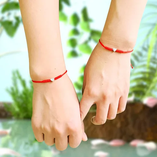 Vista 17 de Regalos para el día de la madre para mamá, hilo rojo, para madre e hija, juego de 2 pulseras de corazón a juego para mamá y yo, pulsera roja