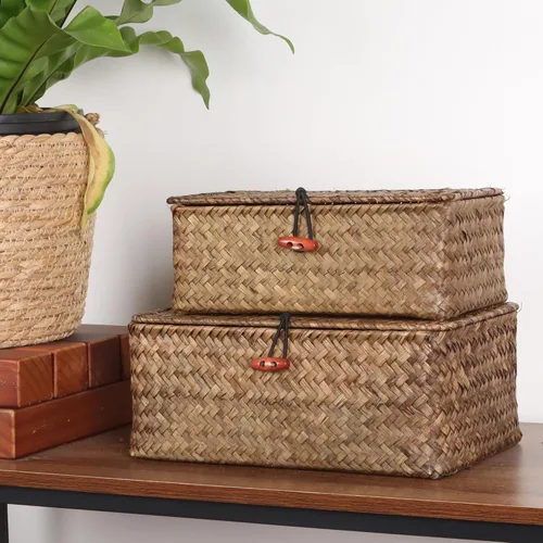 Vista 3 de Moosky Cestas de mimbre con tapa, cesta tejida a mano de pastos marinos para cestas de almacenamiento, cajas de regalo rectangulares para el hogar