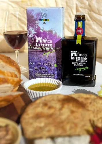 Vista 5 de Finca La Torre Hojiblanca Aceite de oliva orgánico – Aceite de oliva español extra virgen prensado en frío – Aceite premium de Málaga, España