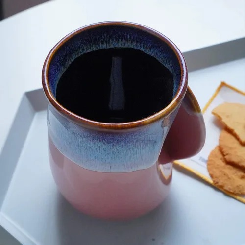 Vista 11 de Selamica - Taza de porcelana de 18 onzas con calentador de manos para diestros, taza de café, taza de té para familiares y pareja - Azul