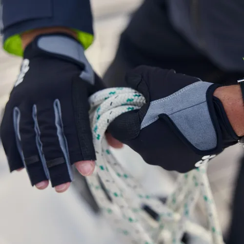 Vista 4 de Gill Deckhand - Guantes de vela de dedo corto con dedos de 3/4 de longitud, protección solar UV 50+ y repelente al agua