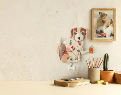 Vista 3 de Enesco Allen Designs No Bones Dog Holding a Cat - Reloj de pared con péndulo esculpido, 12.6 pulgadas, multicolor