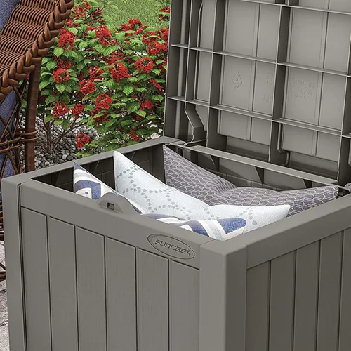 Vista 6 de Suncast Paquete de 2 cajas de almacenamiento pequeñas de 22 galones para interiores o exteriores, con atractivo asiento de banco y tapa reforzada
