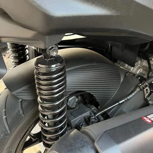 Vista 2 de Cubierta contra salpicaduras para guardabarros trasero ABS para Yamaha XMAX 400 300 250 2017-2021 2022 2023
