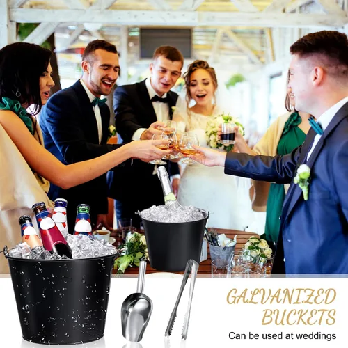 Vista 5 de Zopeal Juego de 24 cubos de cerveza galvanizados, 16 cubos de metal con 4 cucharadas y 4 pinzas, cubo de hielo rústico de 7 pulgadas para fiestas