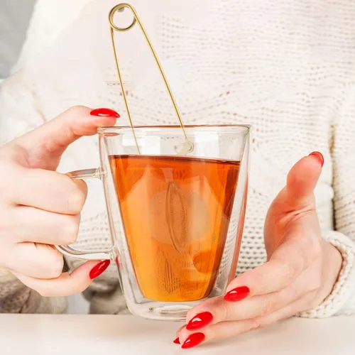 Vista 3 de Yinder Infusor de té de hojas sueltas, 20 unidades, malla de acero inoxidable, coladores de bola de té con broche con mango de metal (dorado)