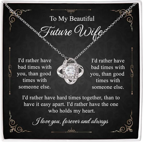 Vista 24 de Collar con texto en inglés «To My Future Wife & Prometido» – Joyería de compromiso con nudo de amor para novia