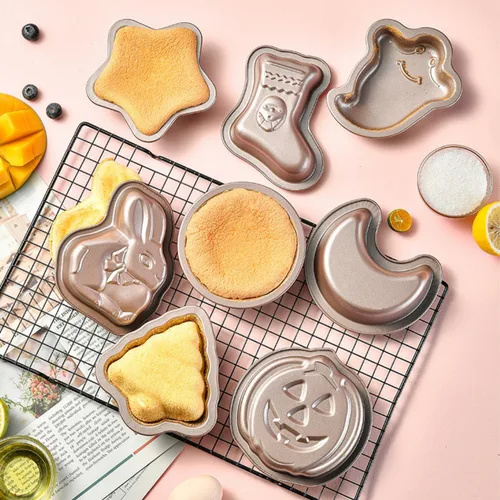 Vista 6 de Crethinkaty Moldes para tartas en forma de árbol de Navidad, molde para tartas de 5.3 pulgadas, antiadherente, para pastel de Navidad, chocolate