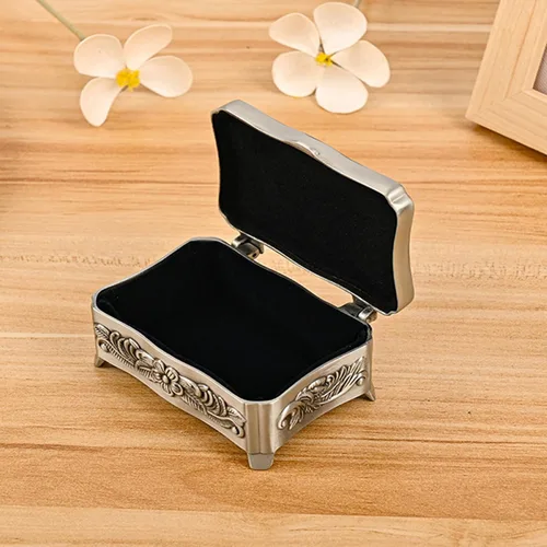 Vista 5 de Joyero vintage personalizado caja de metal personalizada con nombre, pequeño organizador de almacenamiento de joyas, caja de regalo de recuerdo