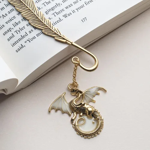 Vista 3 de Marcapáginas de Metal de Fantasy Fourth Wing con Efecto Luminoso en la Oscuridad, Marcador de Dragón Genial para Regalo para Mujeres, Hombres