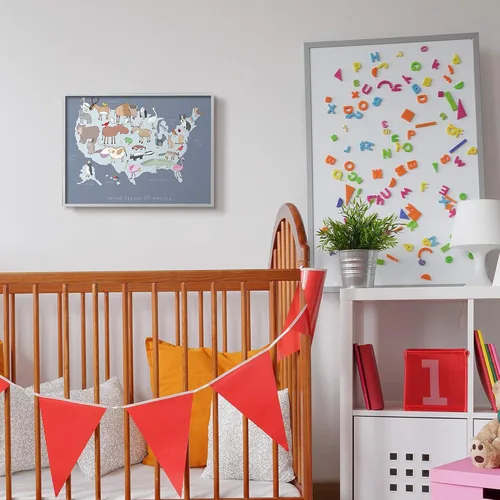 Vista 2 de Stupell Industries Mapa de Estados Unidos con ilustraciones de animales juguetones, diseñado por Carla Daly Gray - Arte de pared enmarcado, 16 x 20