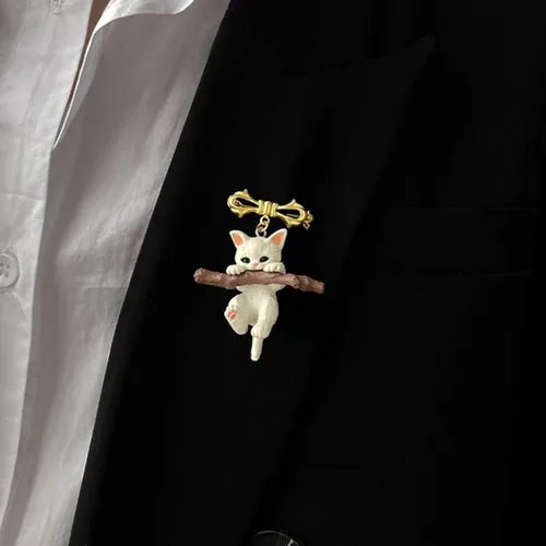 Vista 5 de Bonito broche colgante de gato blanco estereoscópico 3D gato gato gato colgante, broche estético kawaii pin gato estereoscópico lindo alfileres