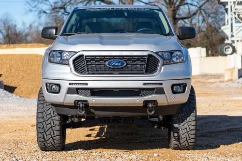 Vista 4 de Rough Country Soporte de gancho de remolque a grillete para Ford Ranger 2019-2021 - RS144 Negro