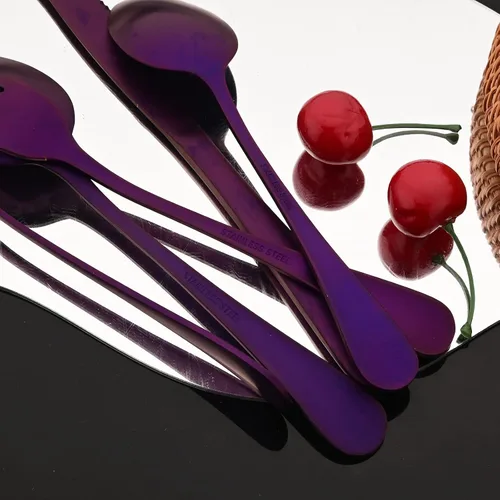 Vista 3 de JASHII Juego de cubiertos de 20 piezas con acabado satinado, servicio para 4, juego de cubiertos de titanio, juego de utensilios de color morado