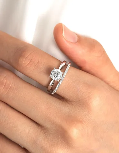 Vista 8 de MomentWish Anillo de boda, anillos de boda de moissanita de 0.15 quilates, anillos de eternidad de plata de ley 925 de diamante simulado de color D