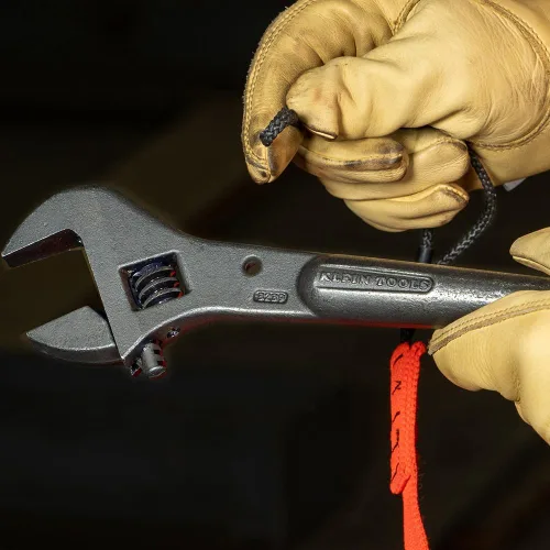 Vista 8 de Klein Tools 3239 - Llave de espiga ajustable, fabricada en Estados Unidos, 16 pulgadas de longitud, apertura de llave de 1-58, se adapta a tuercas