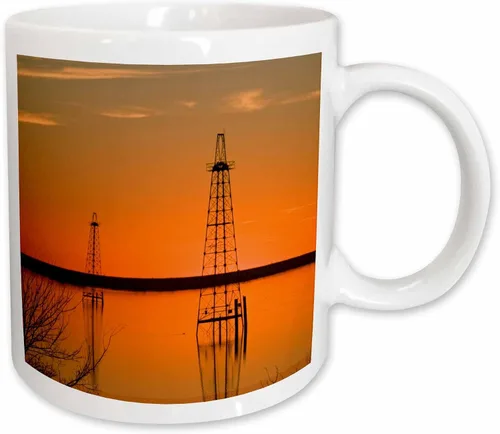 Vista 13 de 3dRose Oil well derricks, Industry, Lake Arrowhead, Texas - US44 LDI0004 - Larry Ditto 15oz Two-Tone Black Mug