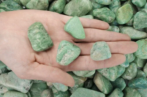 Vista 2 de Fantasia Materiales: 1 libra Piedras de Amazonita de grado B de Brasil - Pequeñas - 0.75" a 1.25" promedio