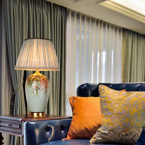 Vista 3 de Lámpara de mesa LED de cerámica pintada a mano con flores y pájaros, lámparas chinoiserie americanas, clásicas, de tela amarilla, mesita de noche