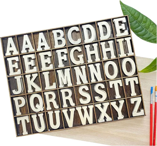 Vista 3 de 205 letras de madera de 2 pulgadas para manualidades, organizadas con letras extra comunes