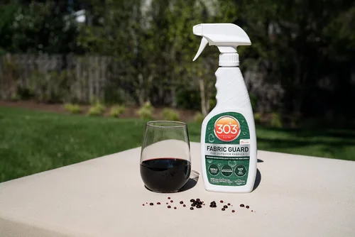 Vista 5 de Protector UV 304 (30302) PDQ A2 Restores water and stain resistance on outdoor fabric, canvas, cushions, and upholstery.